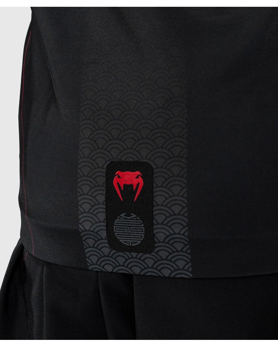 Venum Okinawa 3.0 ラッシュガード半袖 - 子供用 - ブラック/レッド