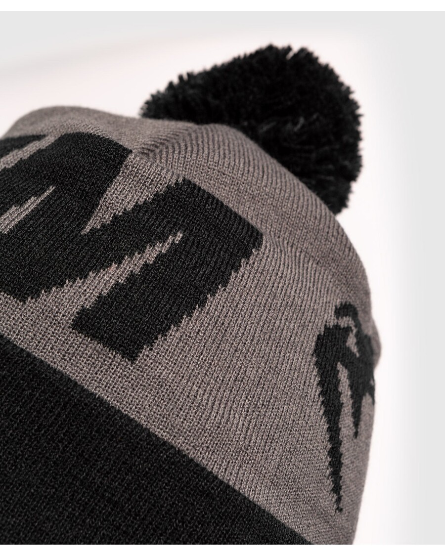 قبعة فينوم إيليت مع بوم بوم - رمادي/أسود