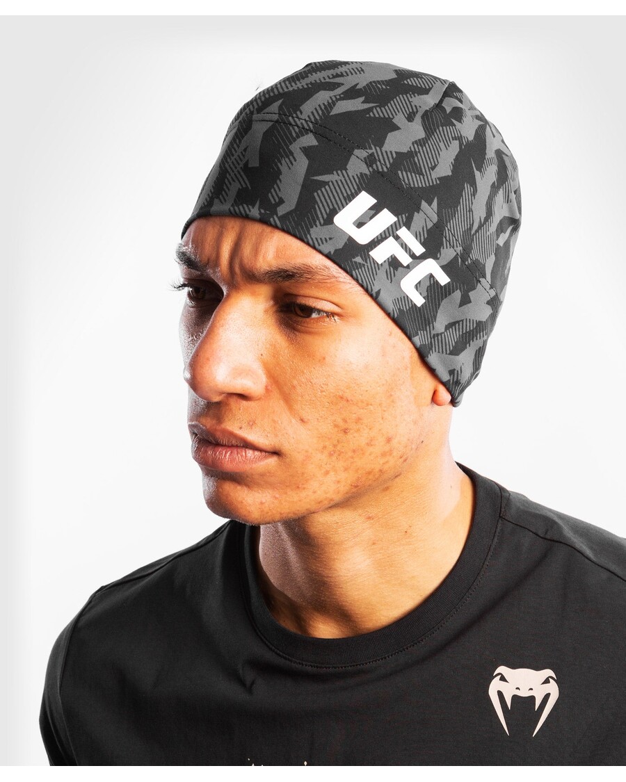 Шапка-бини унисекс UFC Venum Authentic Fight Week - черная