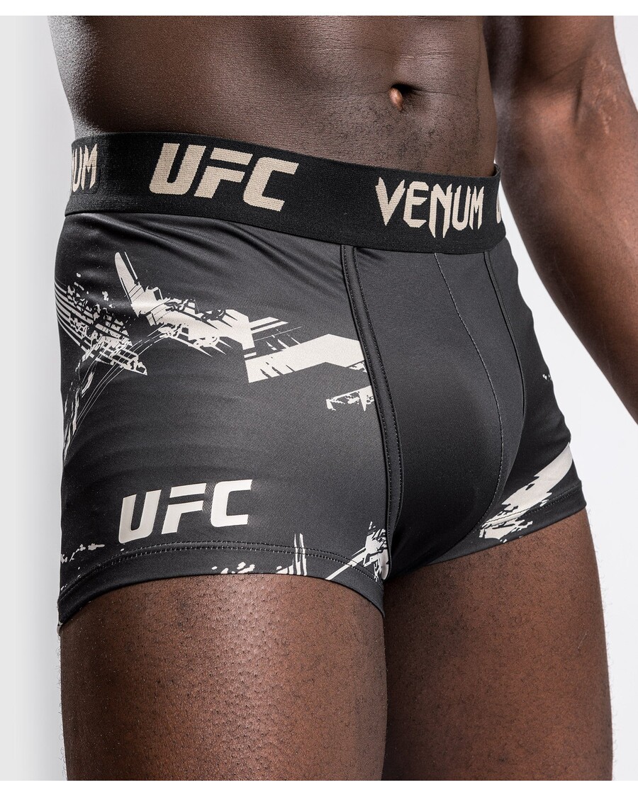 سراويل داخلية للرجال من UFC Venum Authentic Fight Week 2.0 - أسود/رملي