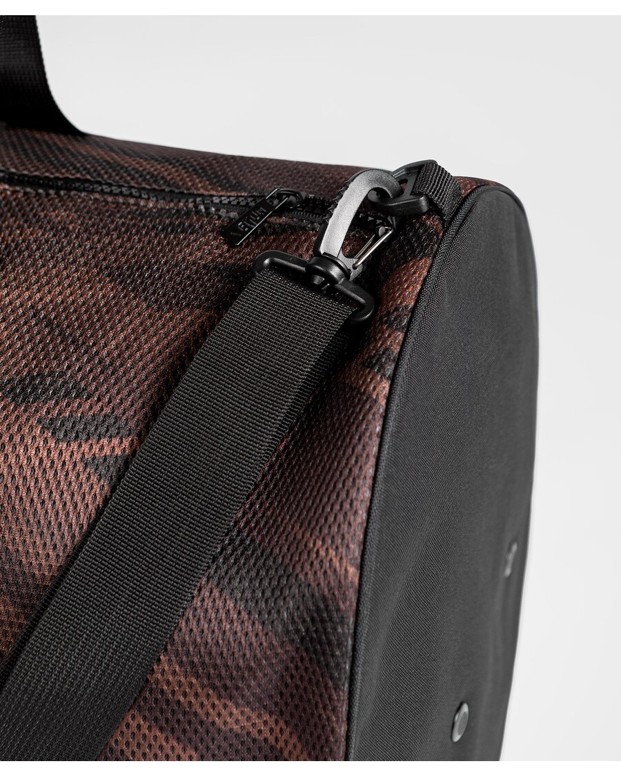 שקית דאפל של Venum Tecmo 2.0 - חום כהה