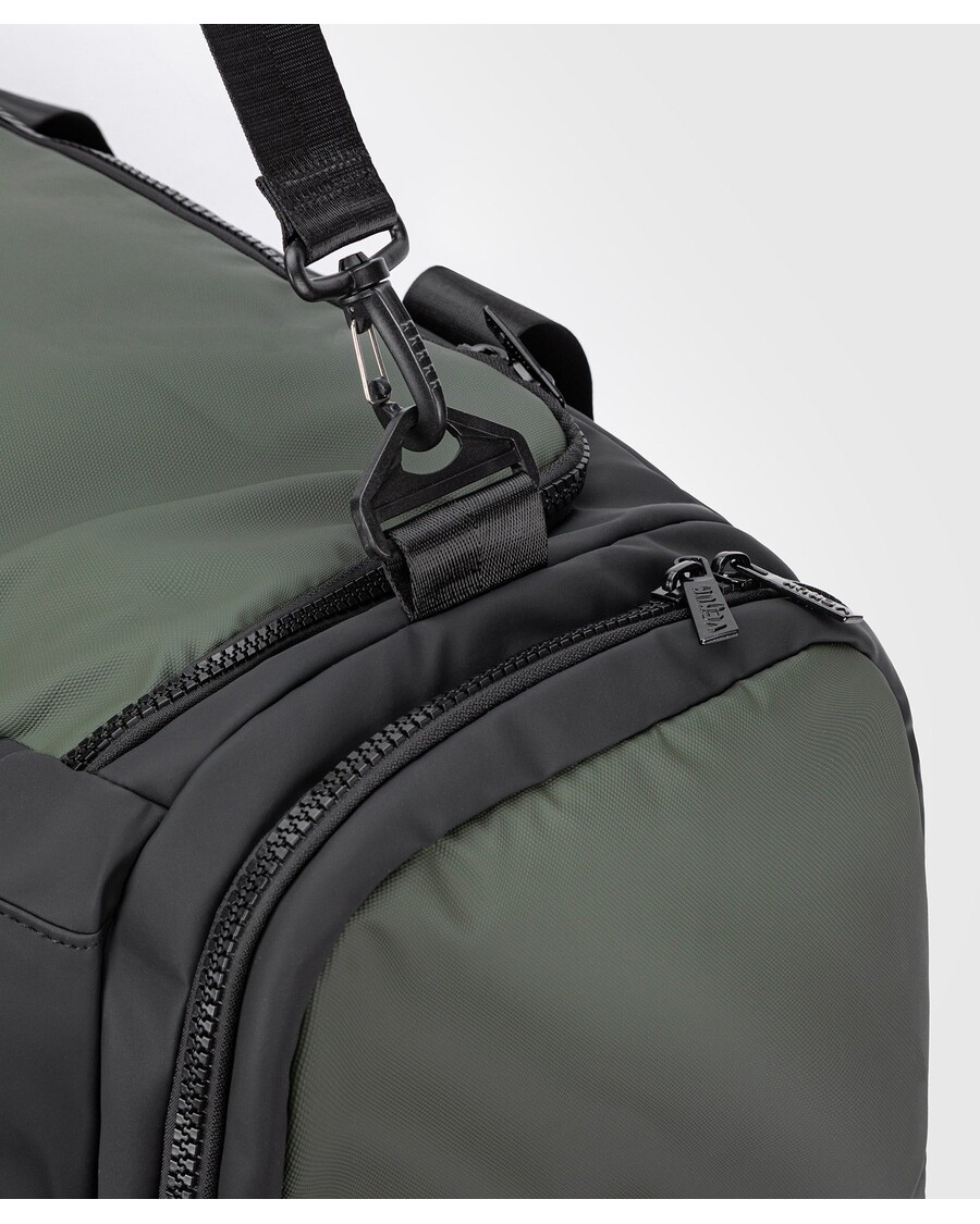 Tas Duffle Venum Evo 2 Trainer Lite - Hitam/khaki