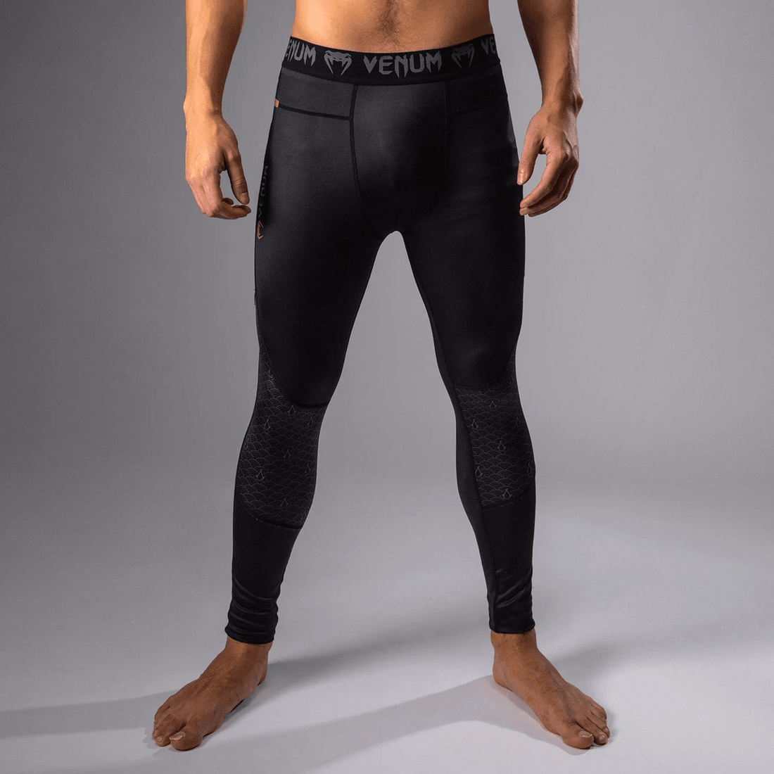 Venum x Assassin's Creed Shadows Spats - Black/Gold