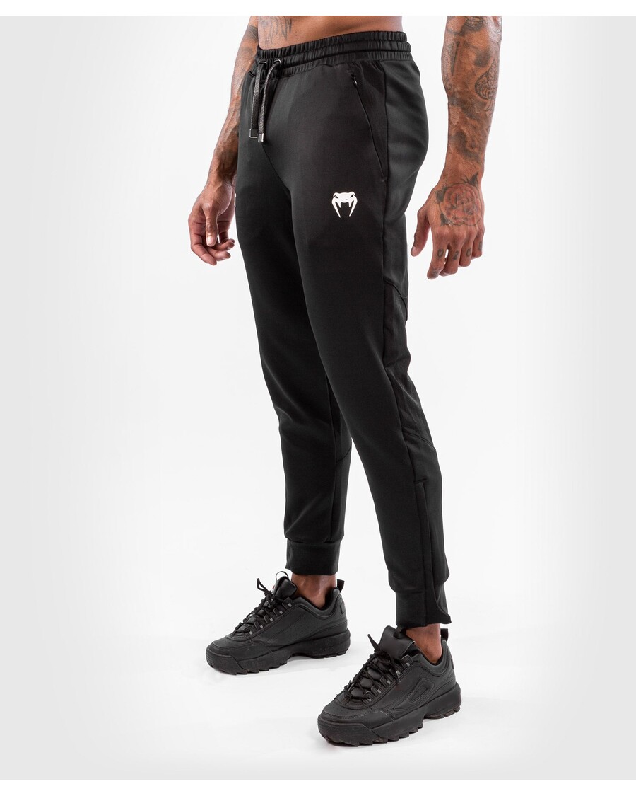 Ufc Venum Authentic Fight Night Moške Hlače Za Sprehode - črne