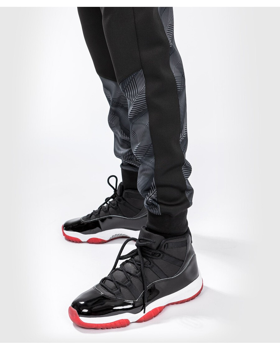 Joggerji Venum Phantom - črno/rdeči