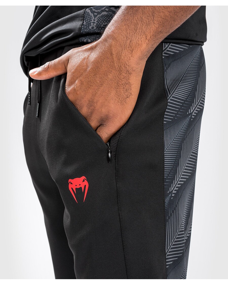 Joggerji Venum Phantom - črno/rdeči