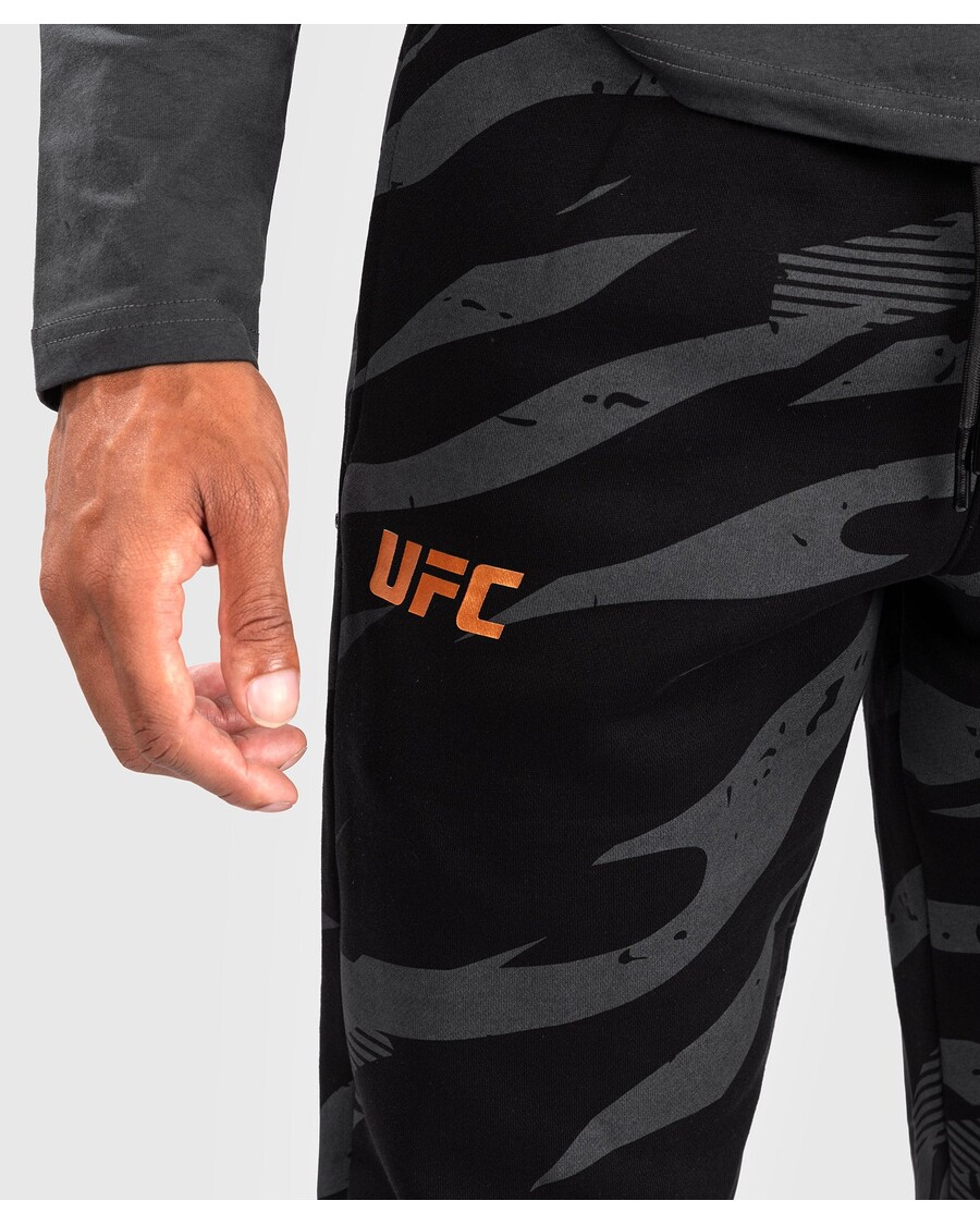 Pantalon Ufc Adrenaline By Venum Fight Week Pentru Bărbați - Camo Urban