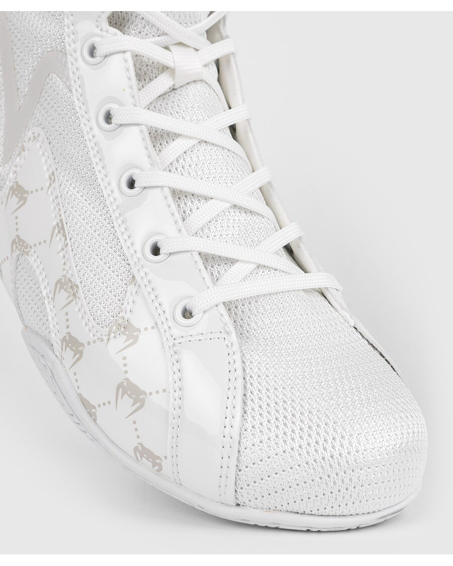 Боксерские кроссовки Venum Elite Evo Monogram - белый/кремовый