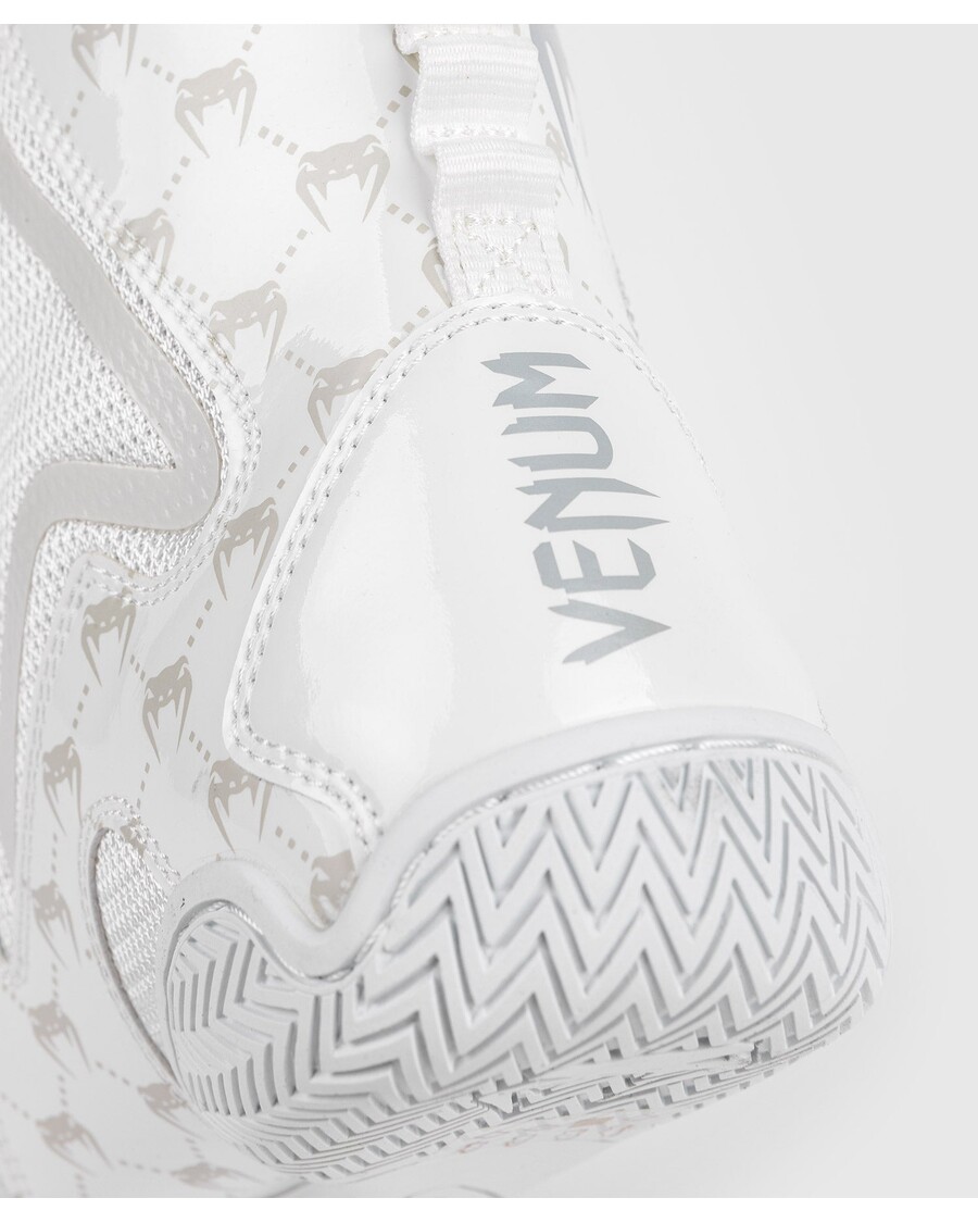 Боксерские кроссовки Venum Elite Evo Monogram - белый/кремовый