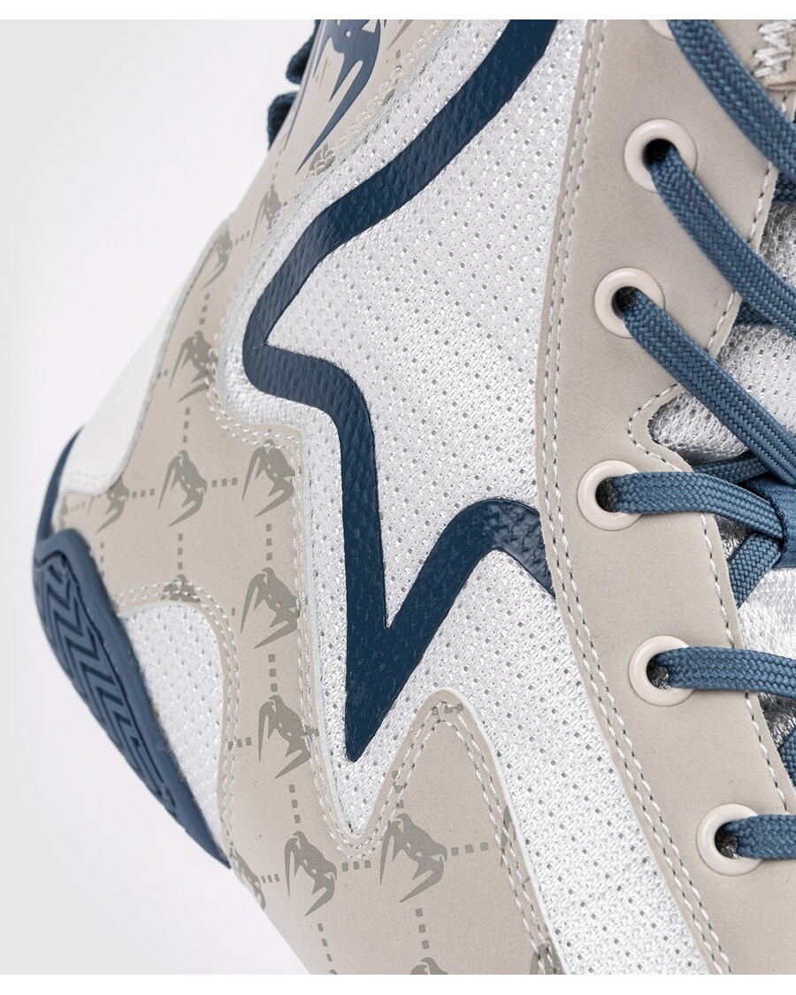 Боксови обувки Venum Elite Evo Monogram - бяло/синьо