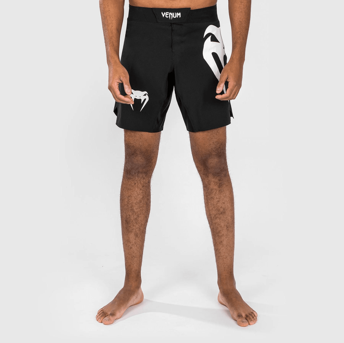 Venum Light 5.0 Fightshort - Black/White