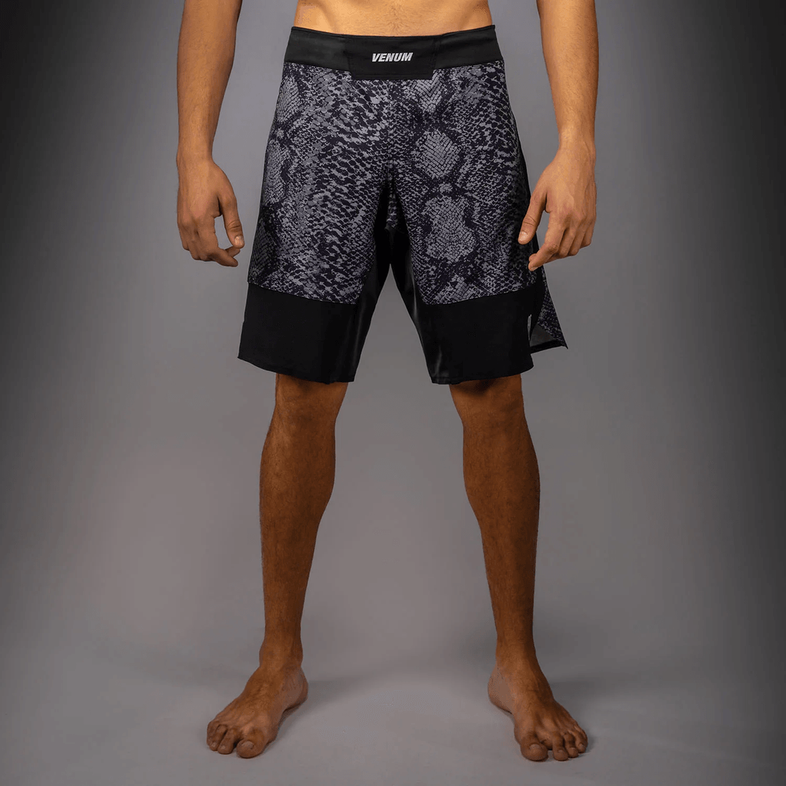 Venum G-Fit Scales Fightshorts - Black/ Charcoal Grey