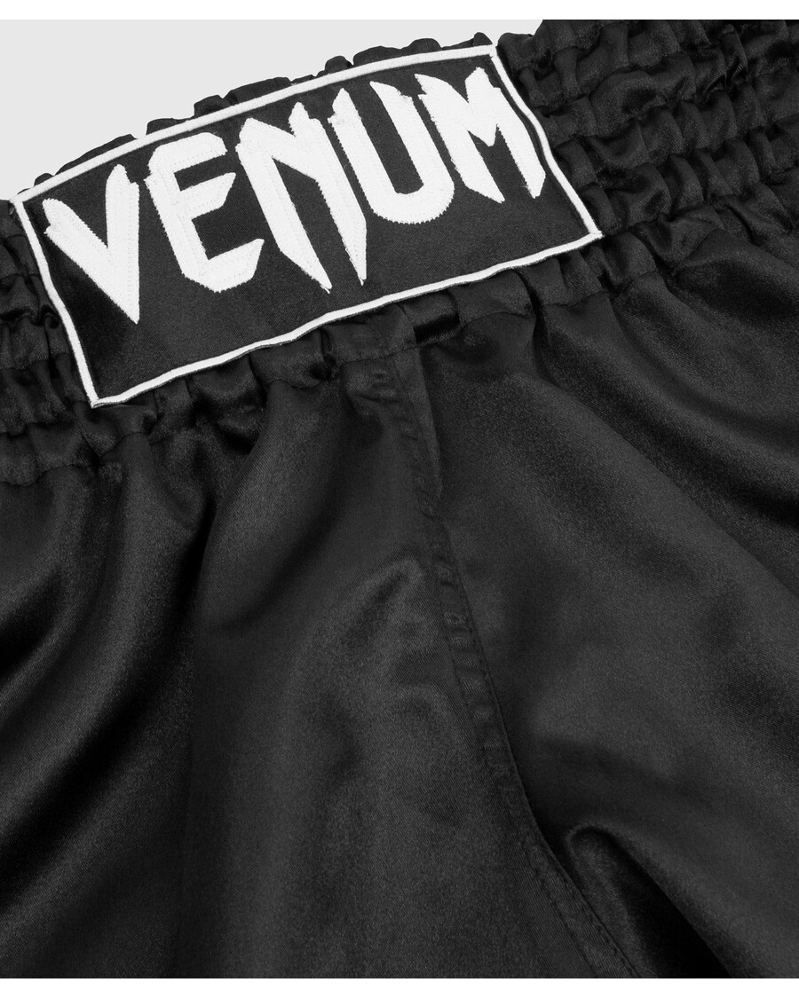 Venum Muay Thai šorti Klasiski - Melni/balti