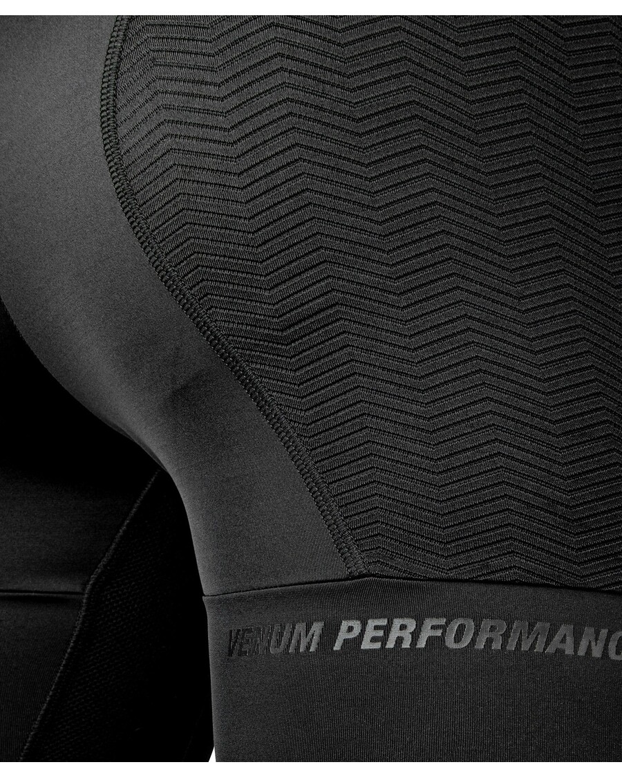 Celana Pendek Kompresi Venum G-fit - Hitam