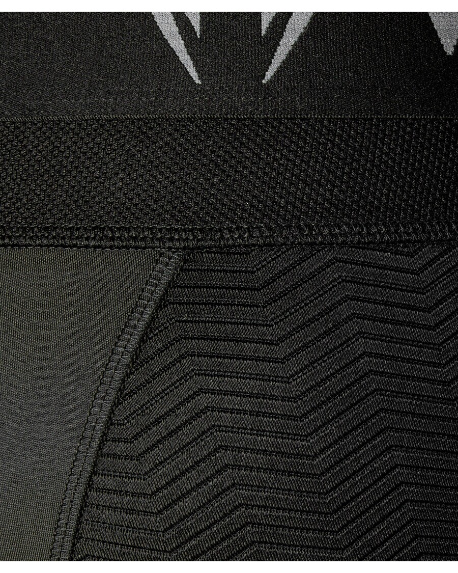 Celana Pendek Kompresi Venum G-fit - Hitam