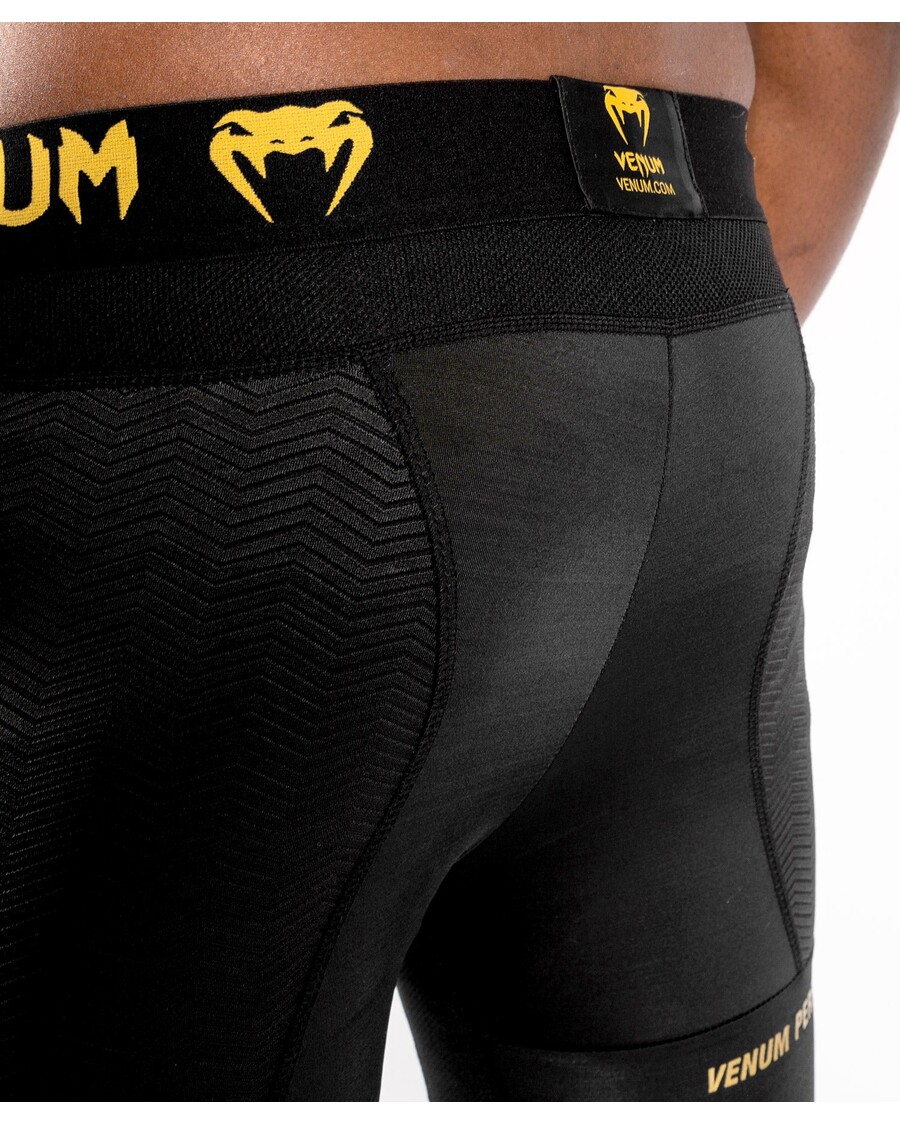 компресионни шорти Venum G-fit - черно/златно