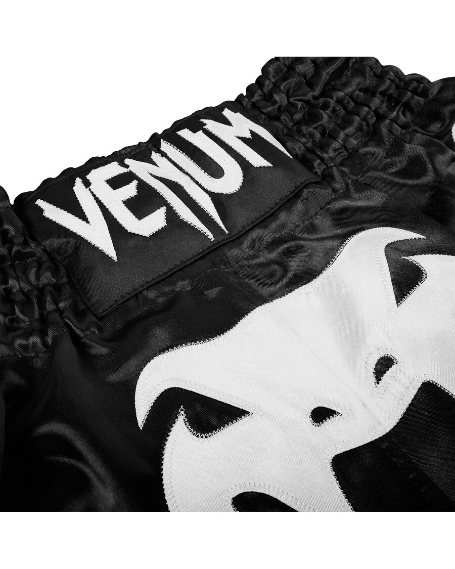Venum Bangkok Inferno Muay Thai Shorts - Preto/branco