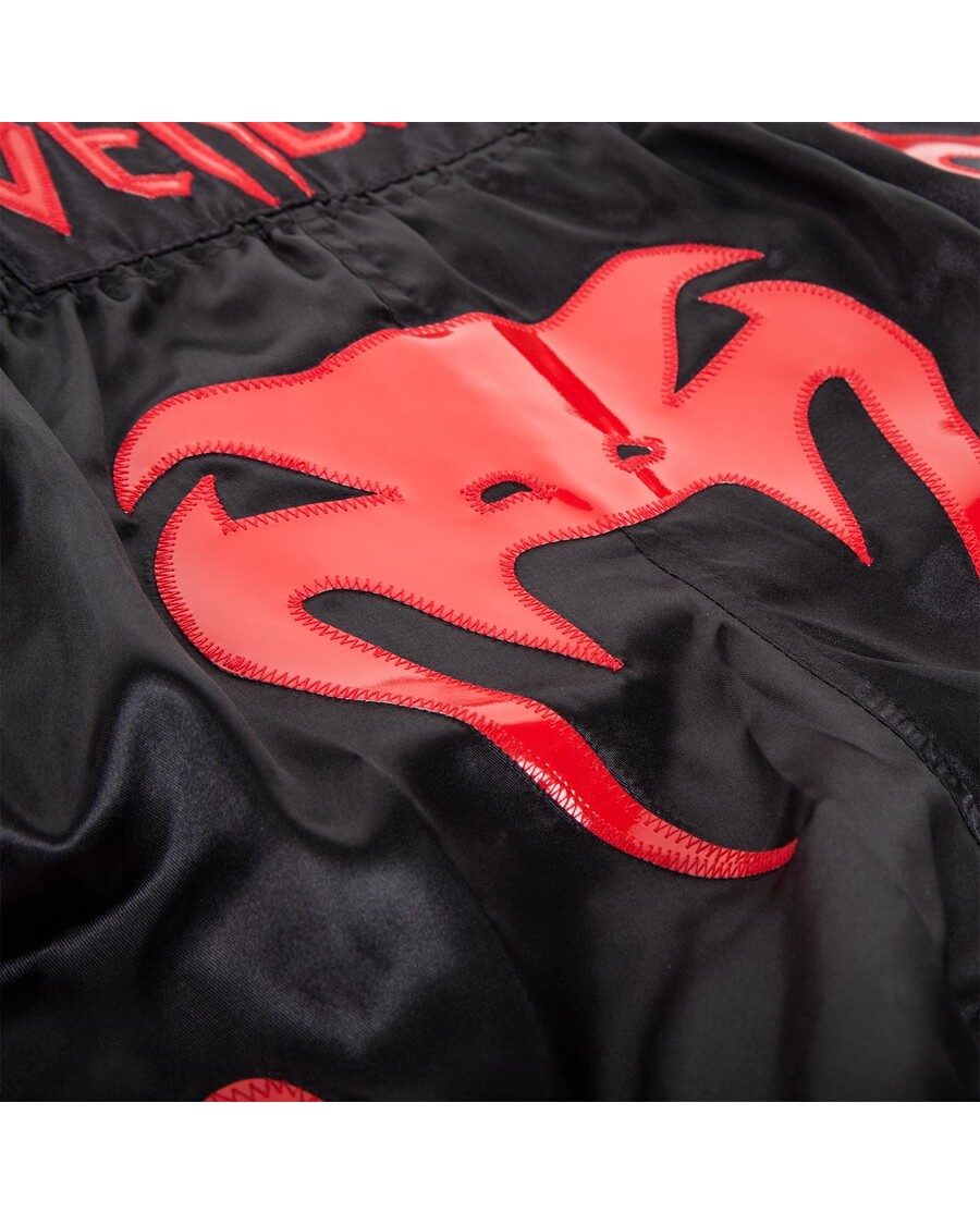 Venum Bangkok Inferno Muay Thai Lühikesed Püksid - Punane Kurat