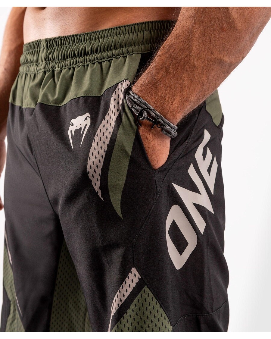 Celana Pendek Latihan Venum One Fc Impact - Hitam/khaki