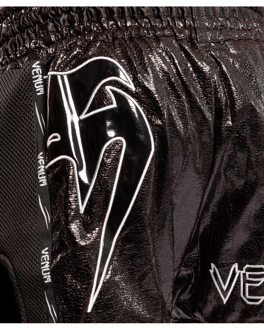 Venum Giant Infinite Muay Thai Kratke Hlače - črne/črne