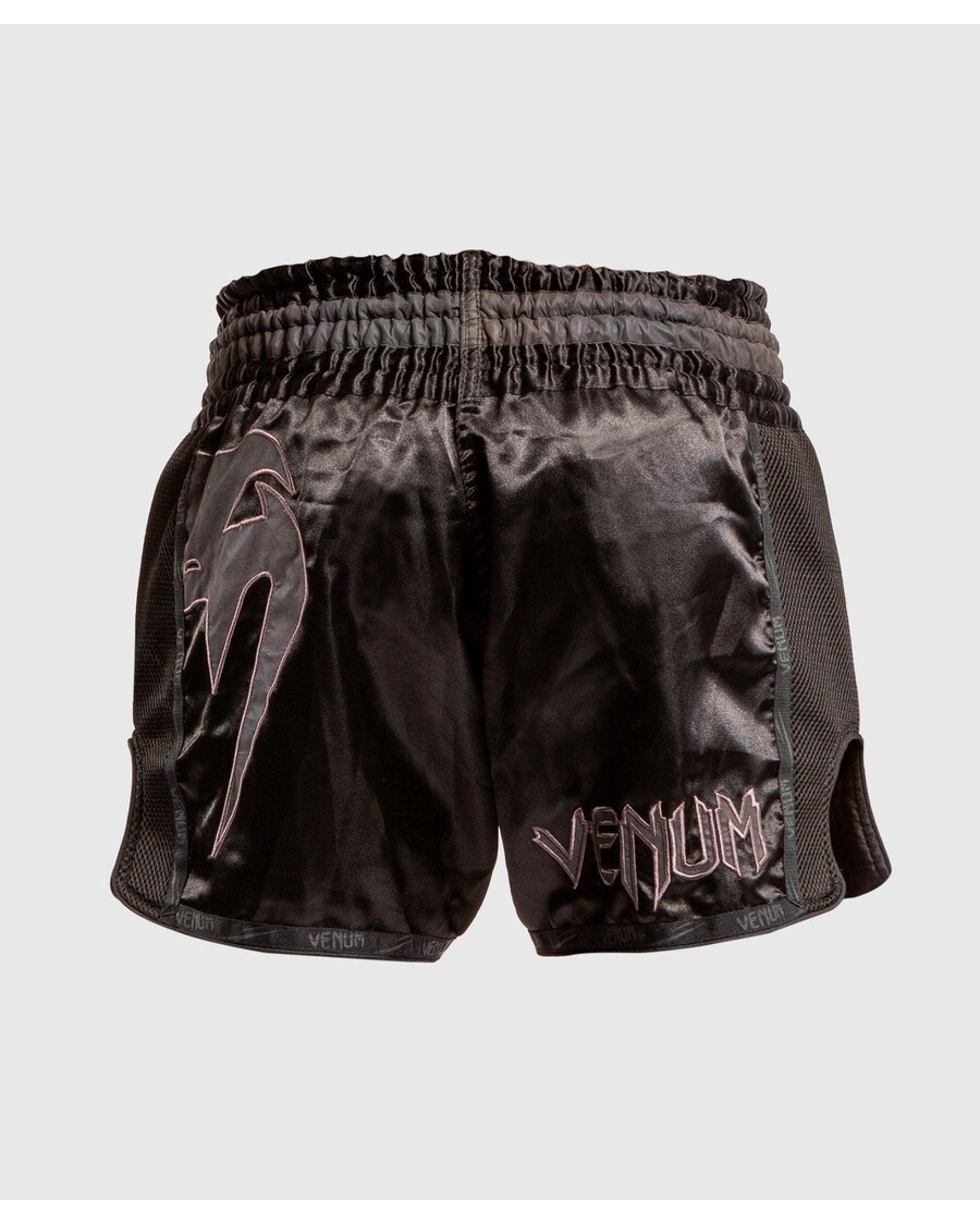Celana Pendek Muay Thai Venum Giant Glow - Hitam