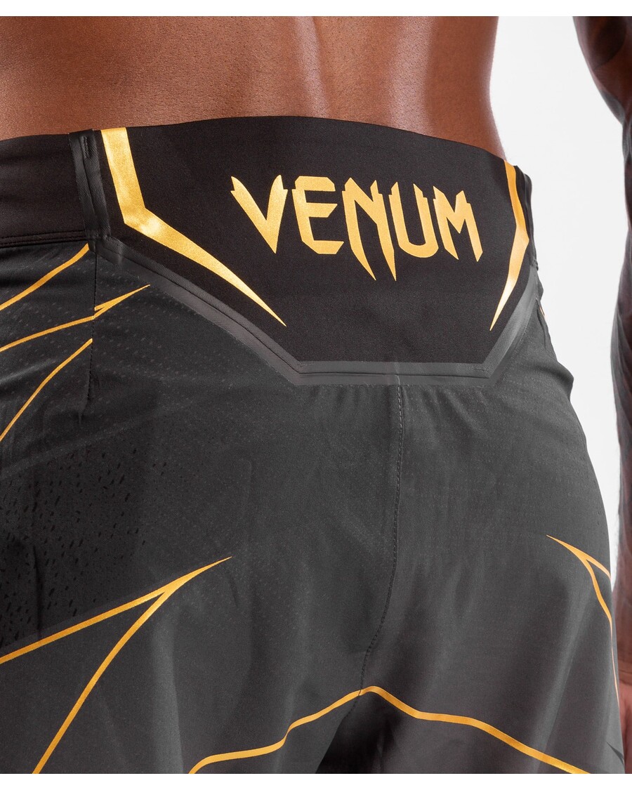 Shorts Masculino Ufc Venum Authentic Fight Night - Ajuste Curto - Campeão