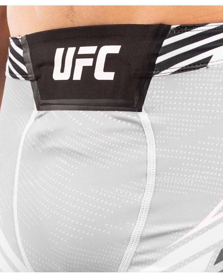 Ufc Venum Authentic Fight Night Moške Kratke Hlače Vale Tudo - Kratkega Kroja - Bele