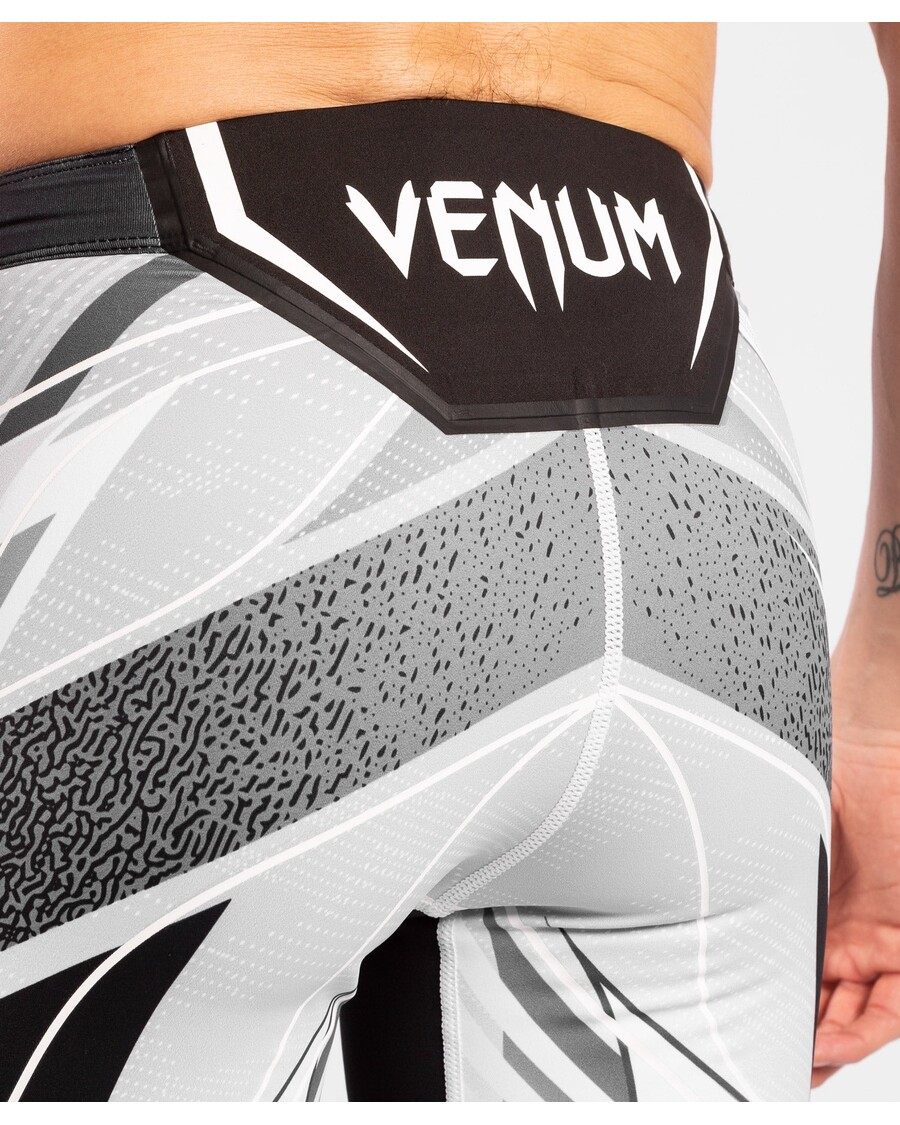 Ufc Venum Authentic Fight Night Moške Kratke Hlače Vale Tudo - Kratkega Kroja - Bele