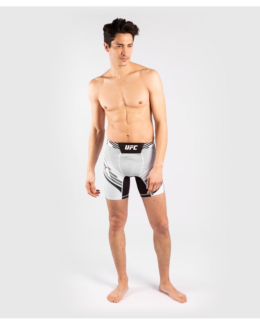 Ufc Venum Authentic Fight Night Moške Kratke Hlače Vale Tudo - Kratkega Kroja - Bele