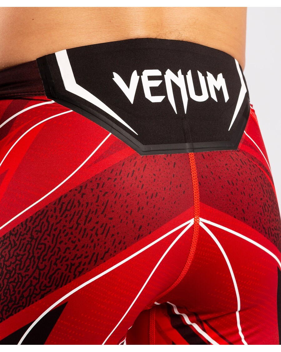 Celana Pendek Vale Tudo Pria Ufc Venum Authenticfight Night - Short Fit - Merah