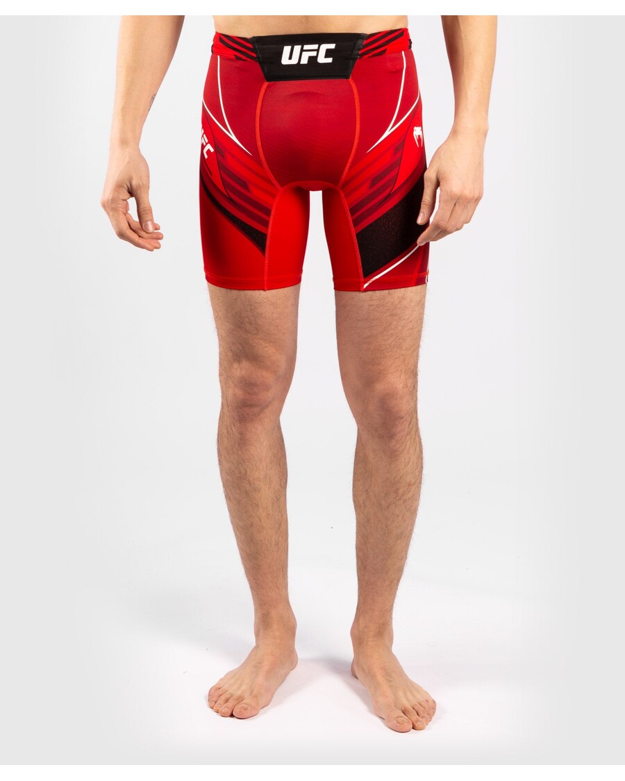 UFC Venum Authentic Fight Night Vale Tudo Shorts Für Herren – Kurze Passform – Rot
