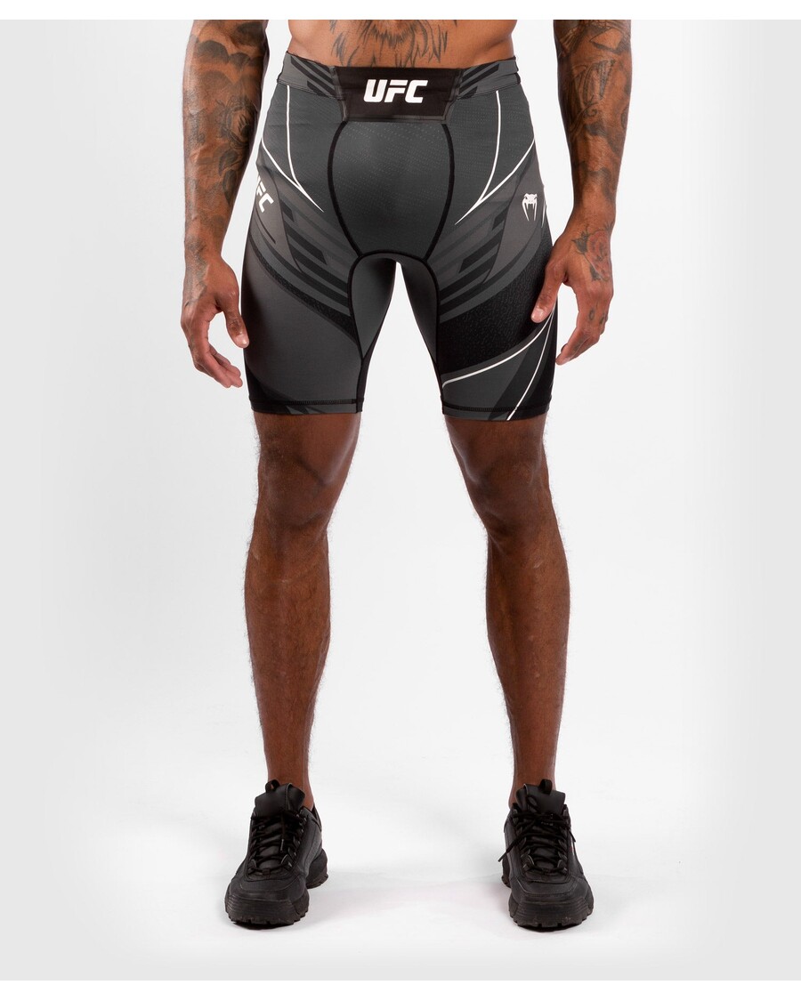 UFC Venum Authentic Fight Night Herren Vale Tudo Shorts – Lange Passform – Schwarz