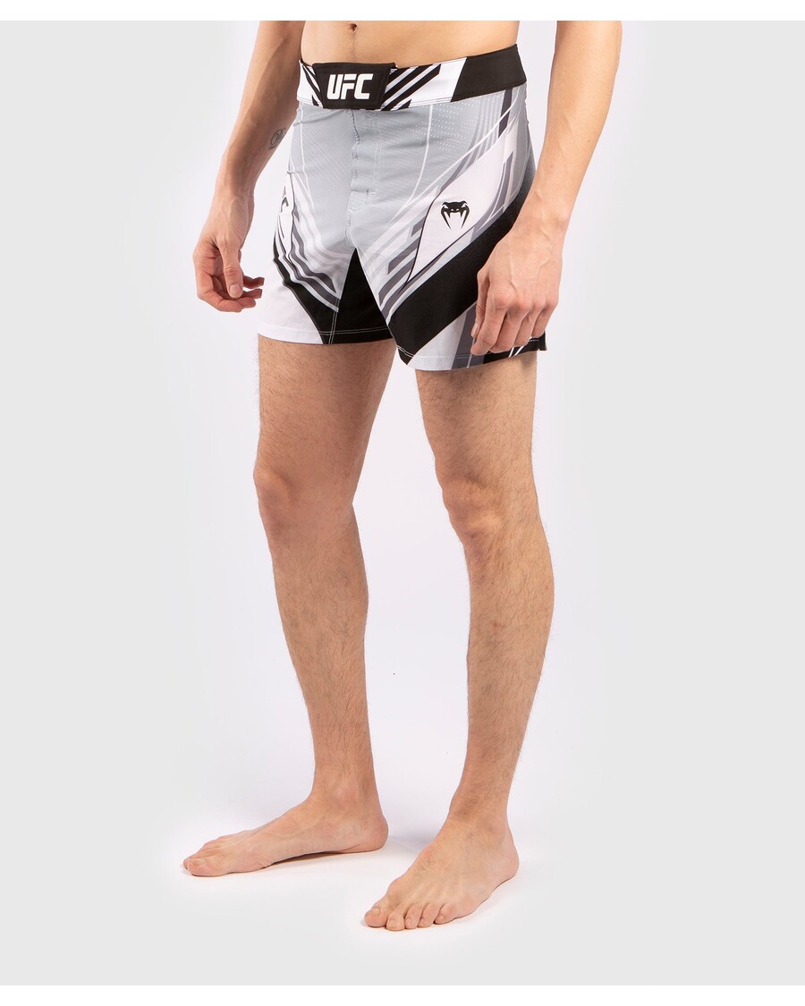 Ufc Venum Pro Line Meeste Lühikesed Püksid - Valged