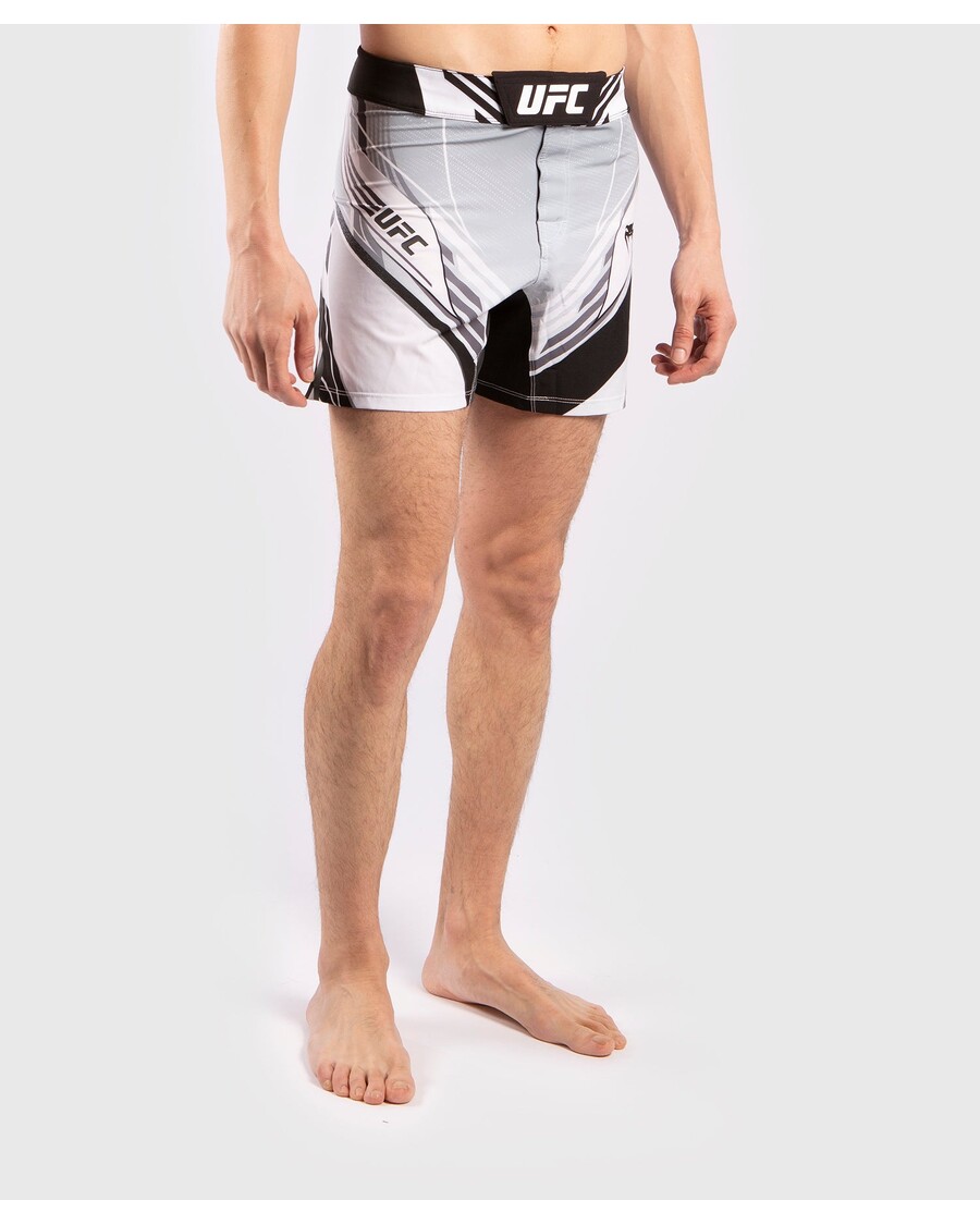 Ufc Venum Pro Line Meeste Lühikesed Püksid - Valged
