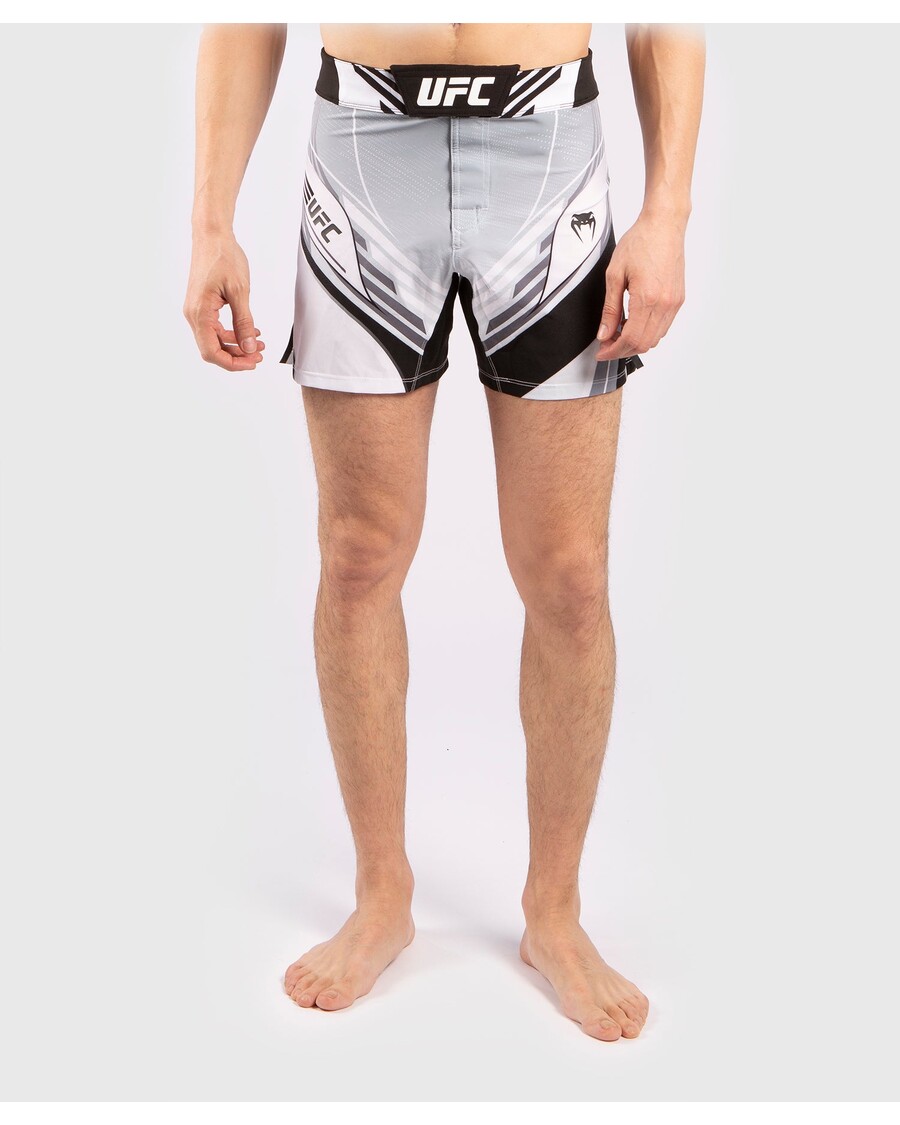 UFC Venum Pro Line Herren-Shorts – Weiß