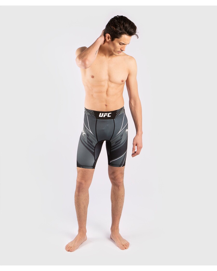 Ufc Venum Pro Line Meeste Vale Tudo Lühikesed Püksid - Mustad