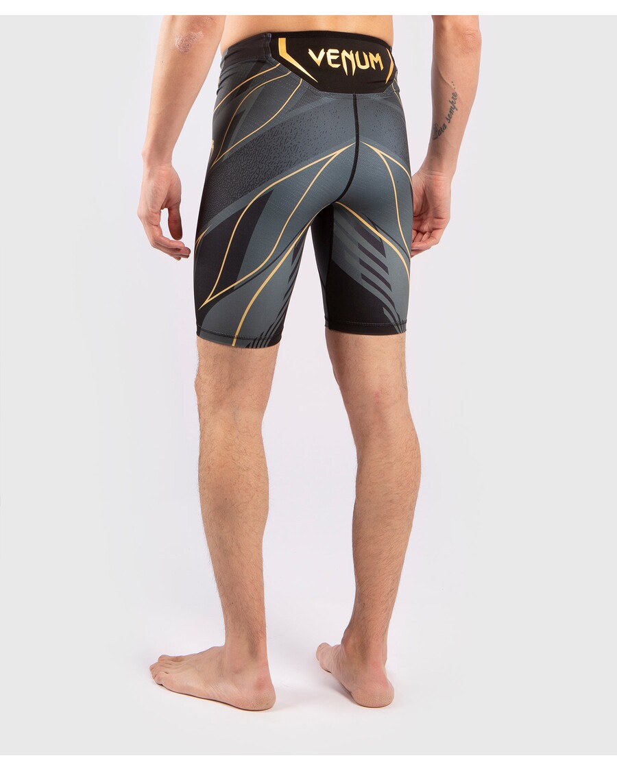 UFC ヴェナム プロ ライン メンズ ヴァーレ トゥード ショーツ - チャンピオン