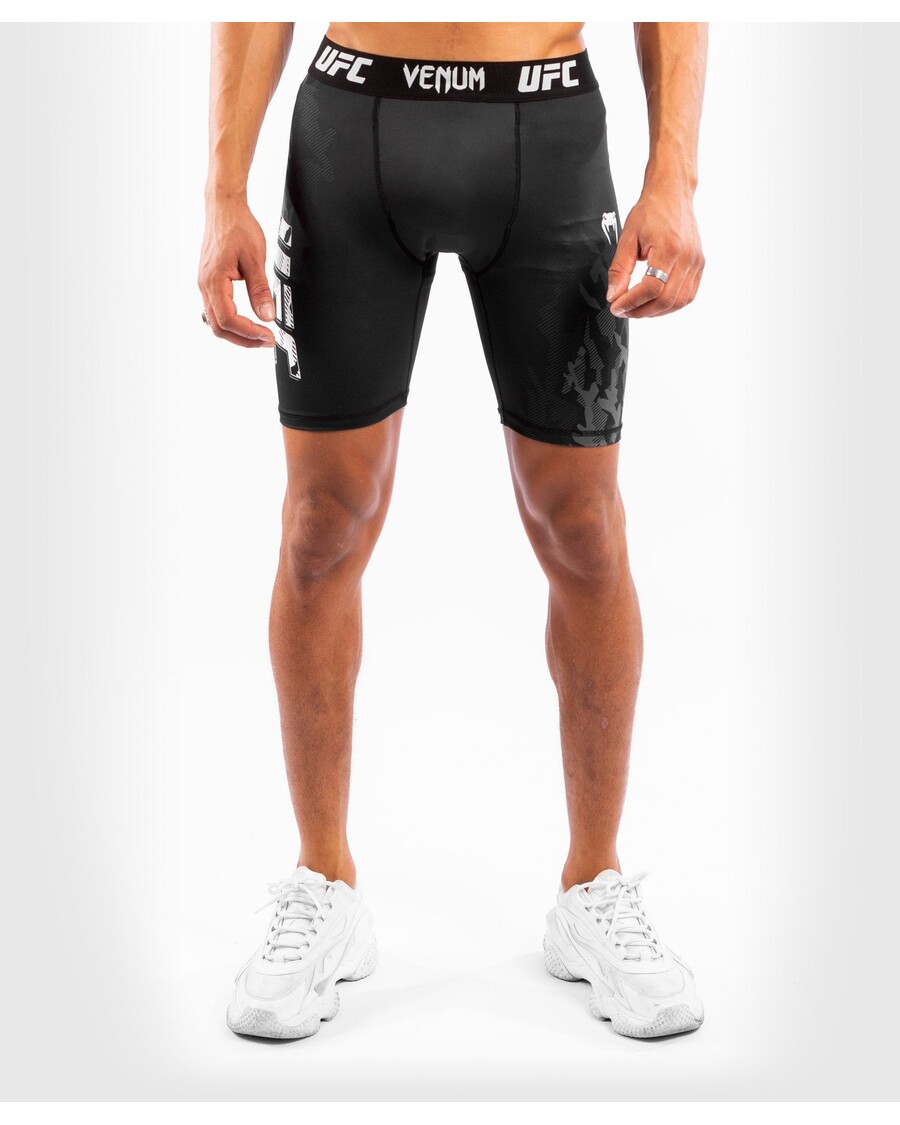 UFC Venum Authentic Fight Week Herren Performance Vale Tudo Shorts – Schwarz