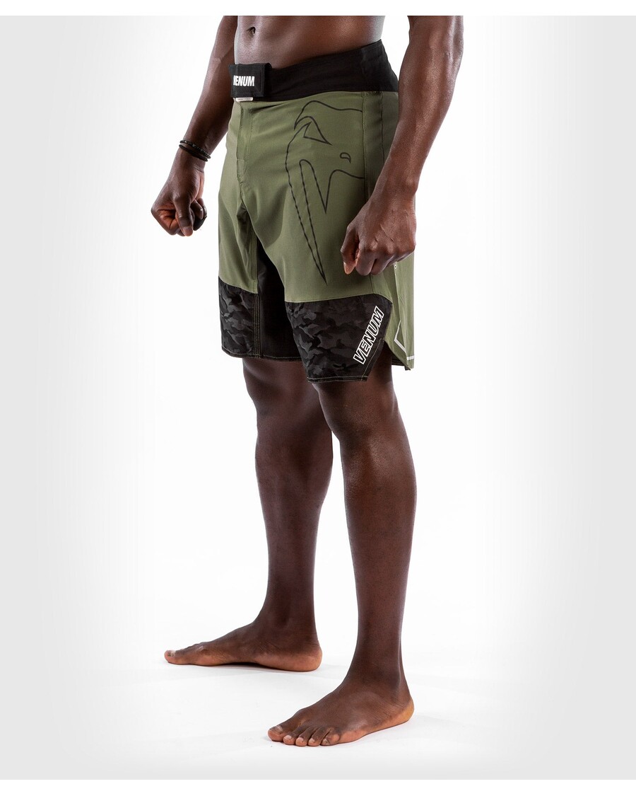 Bojová šortka Venum Light 4.0 - Khaki/stříbrná