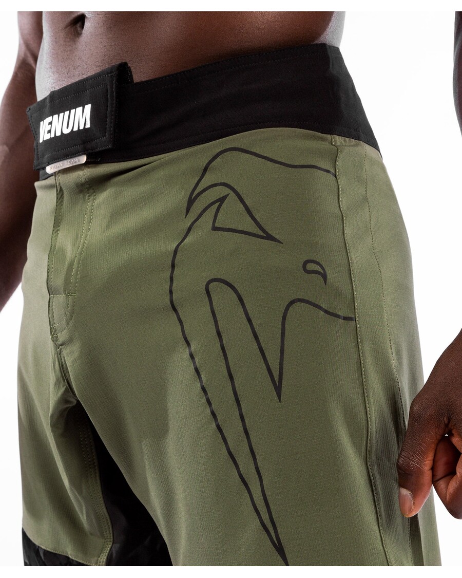 Bojová šortka Venum Light 4.0 - Khaki/stříbrná
