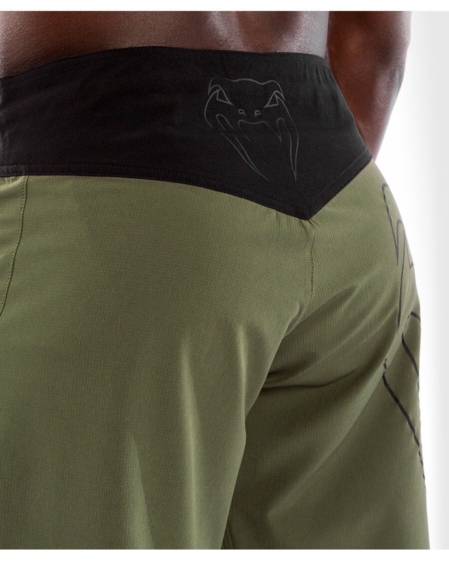 Bojová šortka Venum Light 4.0 - Khaki/stříbrná