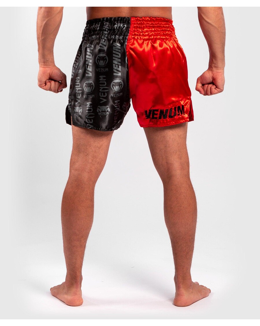 Venum ロゴス ムエタイ ショーツ - ブラック/レッド