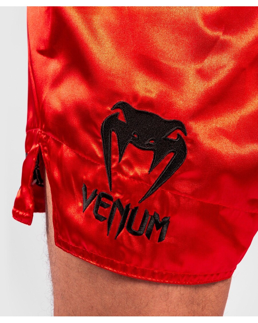 Venum ロゴス ムエタイ ショーツ - ブラック/レッド