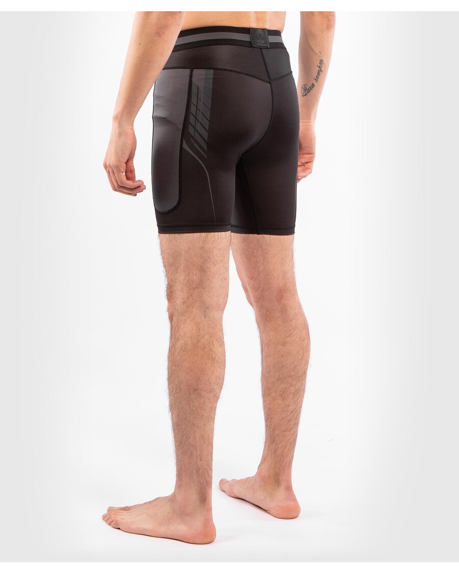 Pantaloni Scurți Venum Athletics Vale Tudo- Negru/auriu