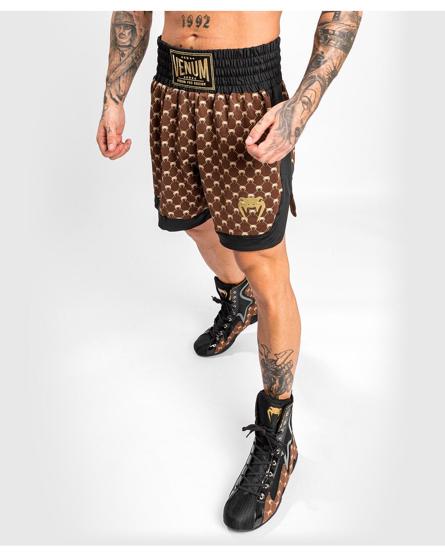 Venum モノグラム ボクシング ショーツ - ブラック/ブラウン