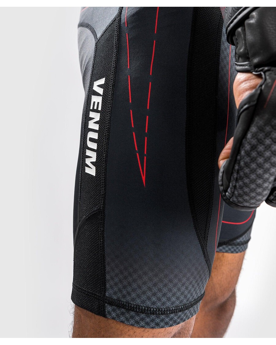 Pantaloni Scurți Venum Okinawa 3.0 Vale Tudo - Negru/roșu