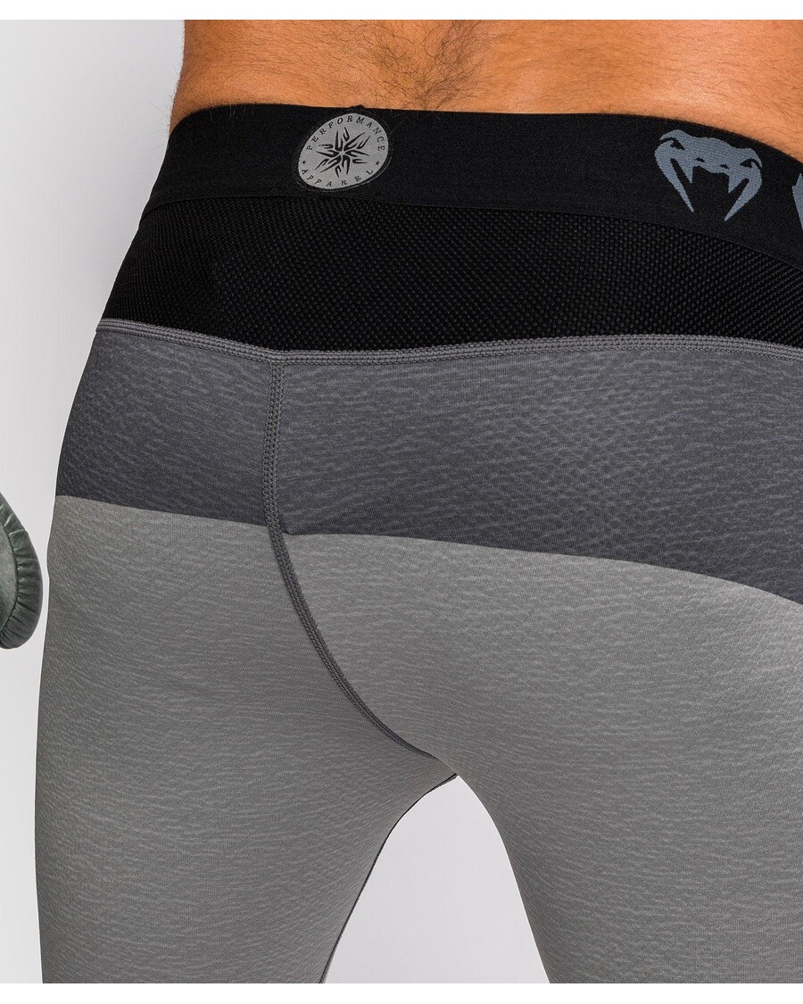 Venum Stone Vale Tudo ショーツ - ミネラルグリーン