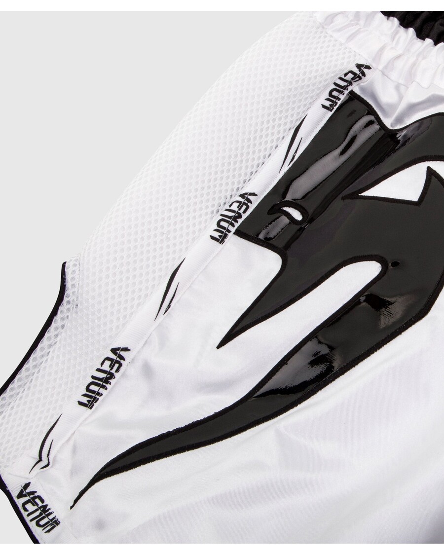 Celana Pendek Muay Thai Raksasa Venum - Putih/hitam
