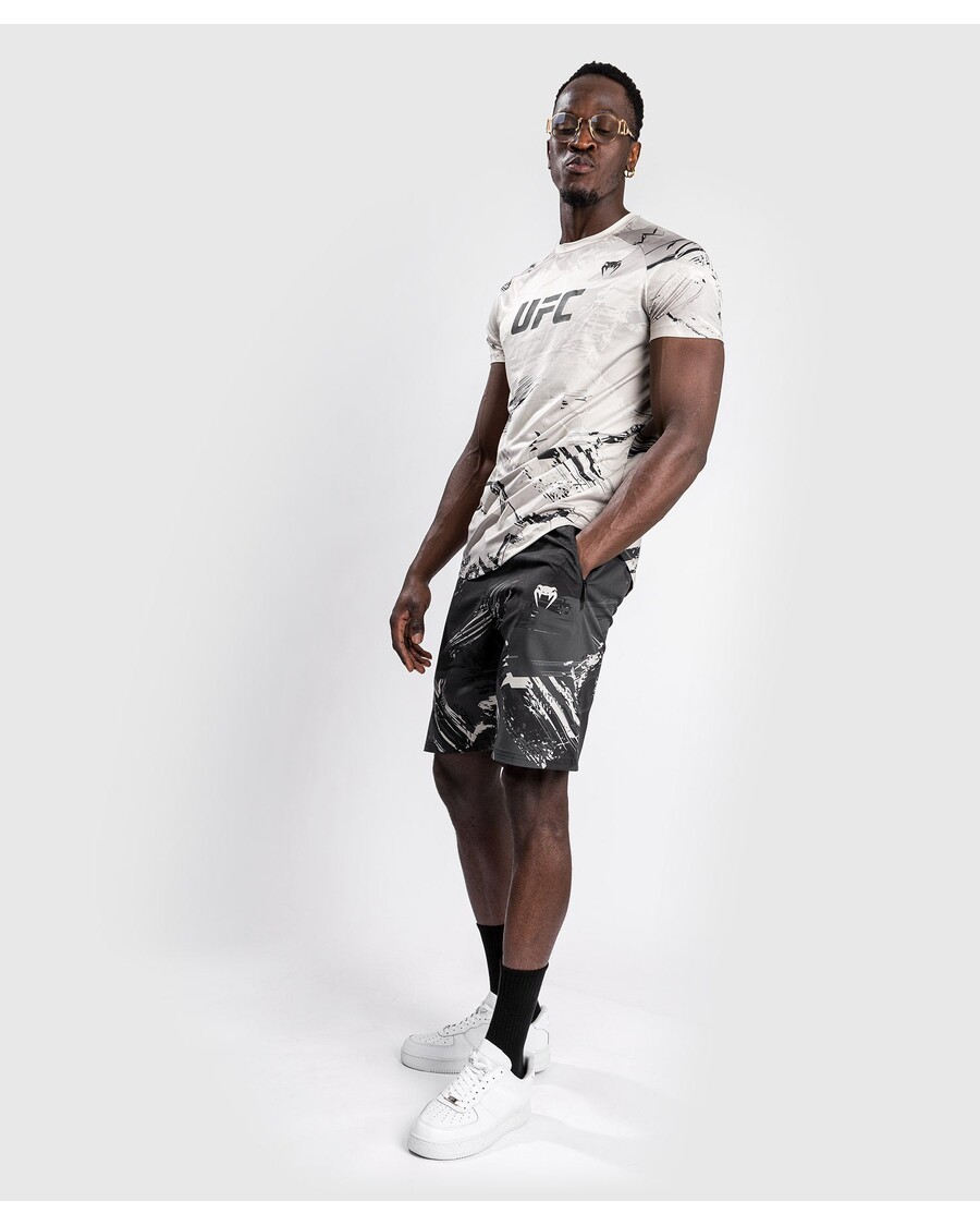 Мужские шорты для выступлений UFC Venum Authentic Fight Week 2.0 — черный/песочный