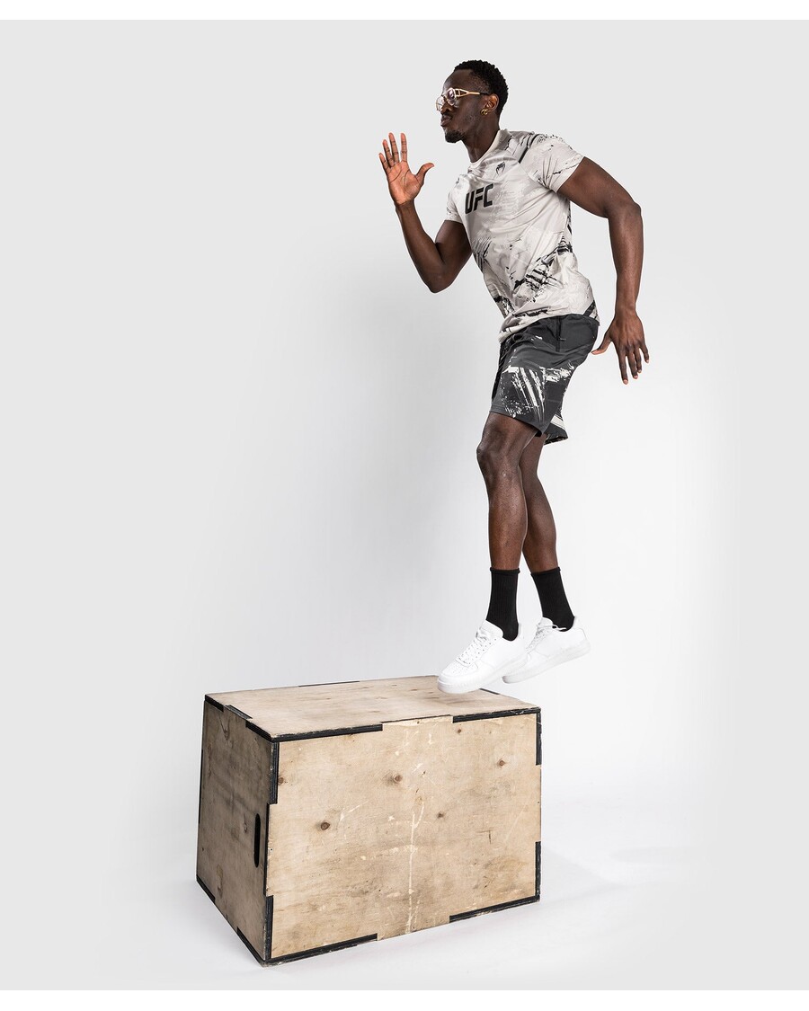 Мужские шорты для выступлений UFC Venum Authentic Fight Week 2.0 — черный/песочный